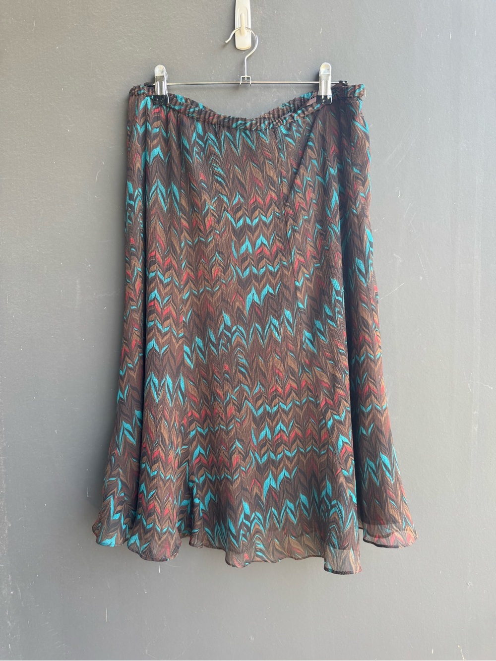 Jones New York 100% silk #y2k Chevron print skirt